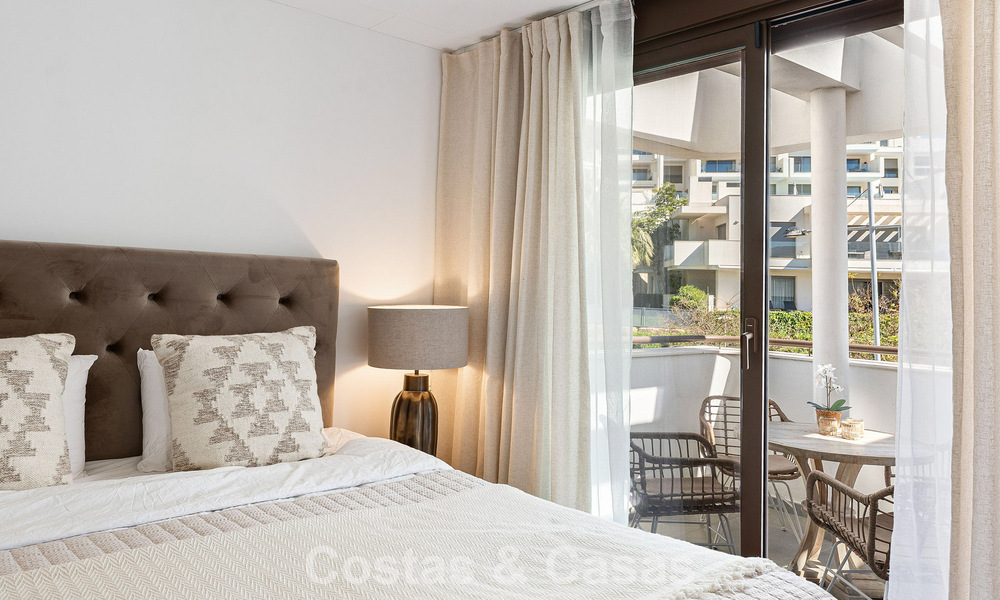 Modern luxury penthouse with spacious rooftop terrace for sale near Estepona town centre 797656
