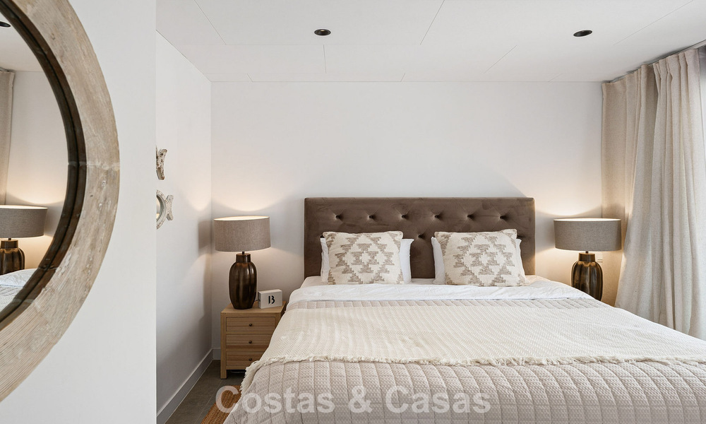 Modern luxury penthouse with spacious rooftop terrace for sale near Estepona town centre 797657