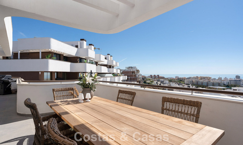 Modern luxury penthouse with spacious rooftop terrace for sale near Estepona town centre 797663