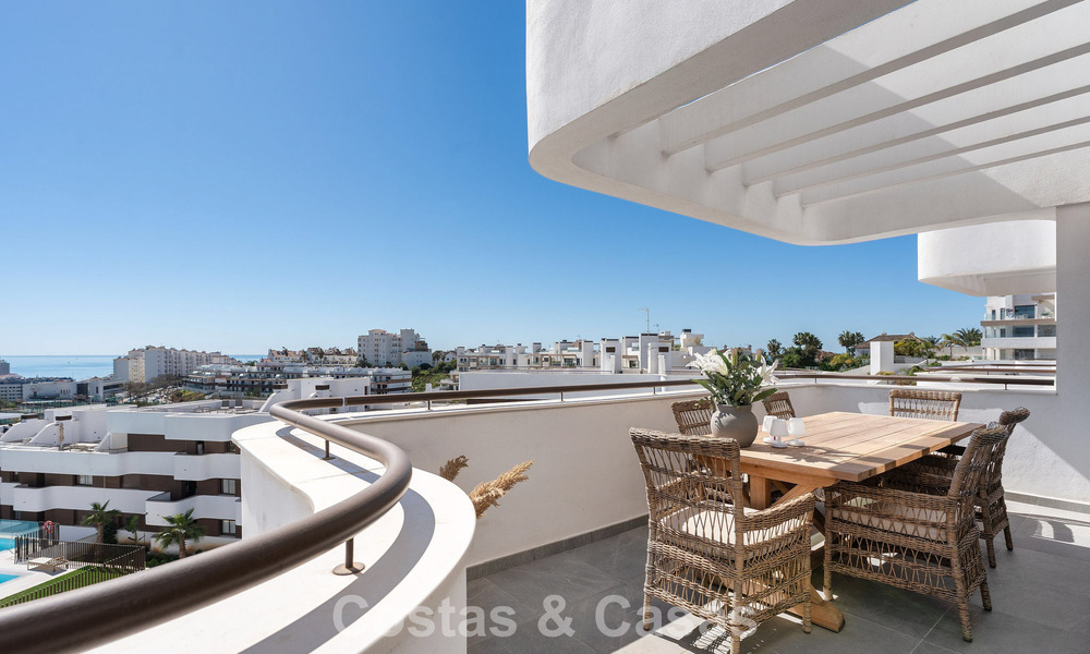 Modern luxury penthouse with spacious rooftop terrace for sale near Estepona town centre 797664
