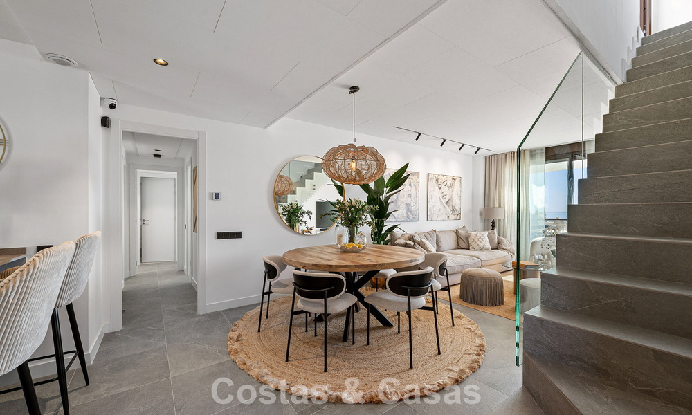 Modern luxury penthouse with spacious rooftop terrace for sale near Estepona town centre 797665