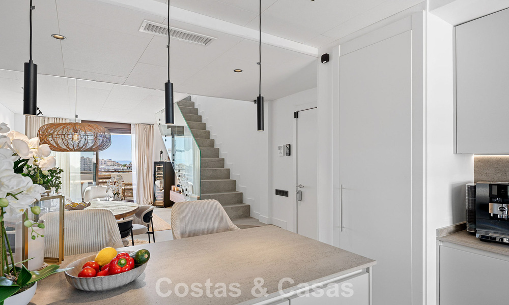 Modern luxury penthouse with spacious rooftop terrace for sale near Estepona town centre 797667