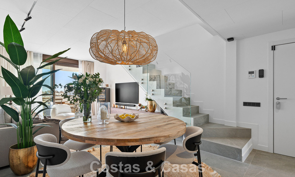 Modern luxury penthouse with spacious rooftop terrace for sale near Estepona town centre 797669