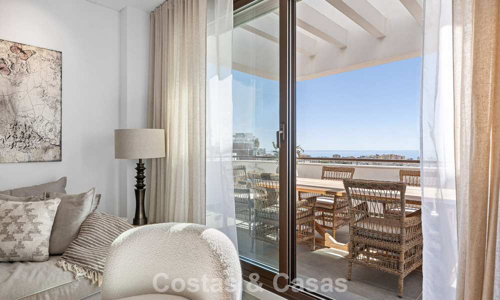 Modern luxury penthouse with spacious rooftop terrace for sale near Estepona town centre 797672