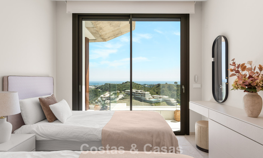 Bright, contemporary luxury penthouse for sale with sea views in the hills of La Quinta Resort in Marbella - Benahavís 797694