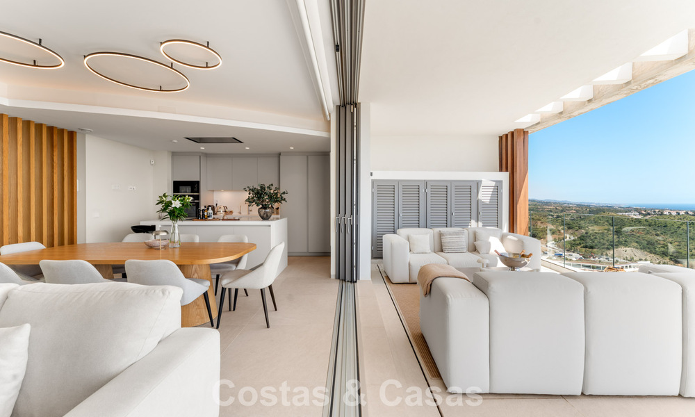 Bright, contemporary luxury penthouse for sale with sea views in the hills of La Quinta Resort in Marbella - Benahavís 797698