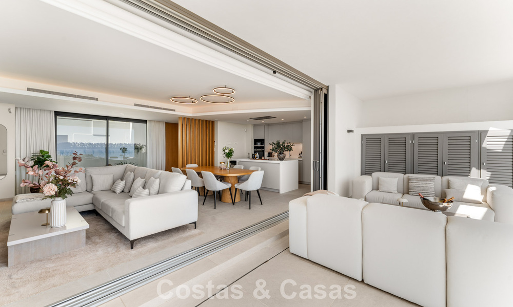 Bright, contemporary luxury penthouse for sale with sea views in the hills of La Quinta Resort in Marbella - Benahavís 797705