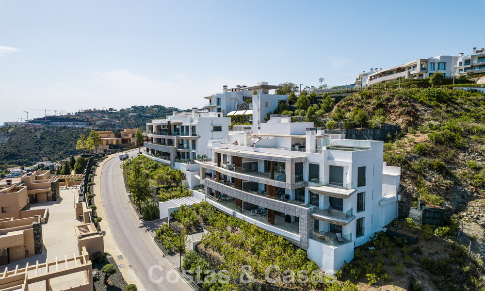 Bright, contemporary luxury penthouse for sale with sea views in the hills of La Quinta Resort in Marbella - Benahavís 797723