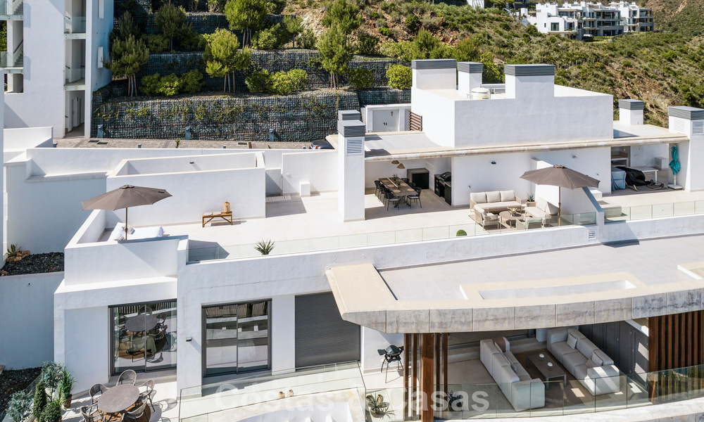 Bright, contemporary luxury penthouse for sale with sea views in the hills of La Quinta Resort in Marbella - Benahavís 797724