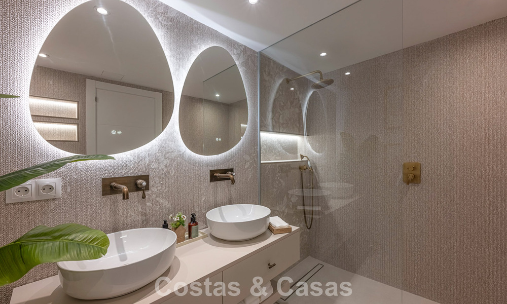 Contemporary renovated townhouse for sale in Aloha, surrounded by golf courses in Nueva Andalucía, Marbella 797910