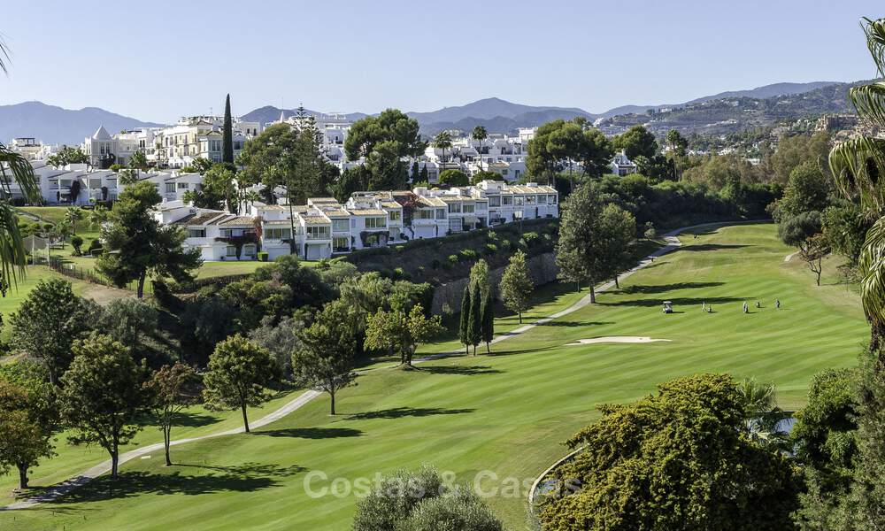 Contemporary renovated townhouse for sale in Aloha, surrounded by golf courses in Nueva Andalucía, Marbella 798050