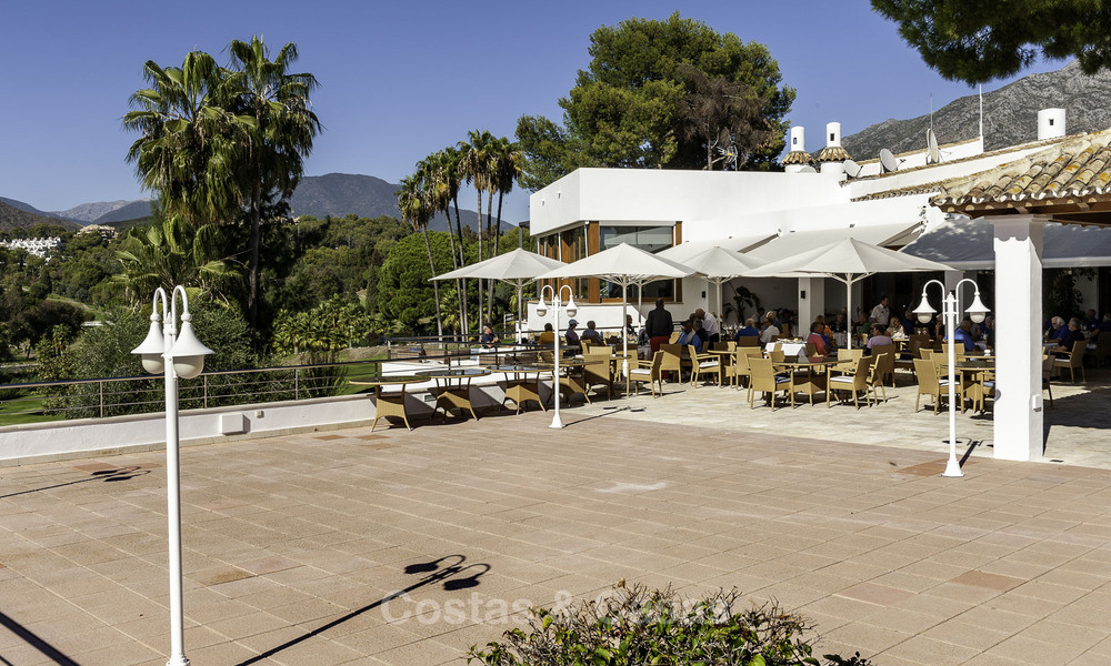 Contemporary renovated townhouse for sale in Aloha, surrounded by golf courses in Nueva Andalucía, Marbella 798053