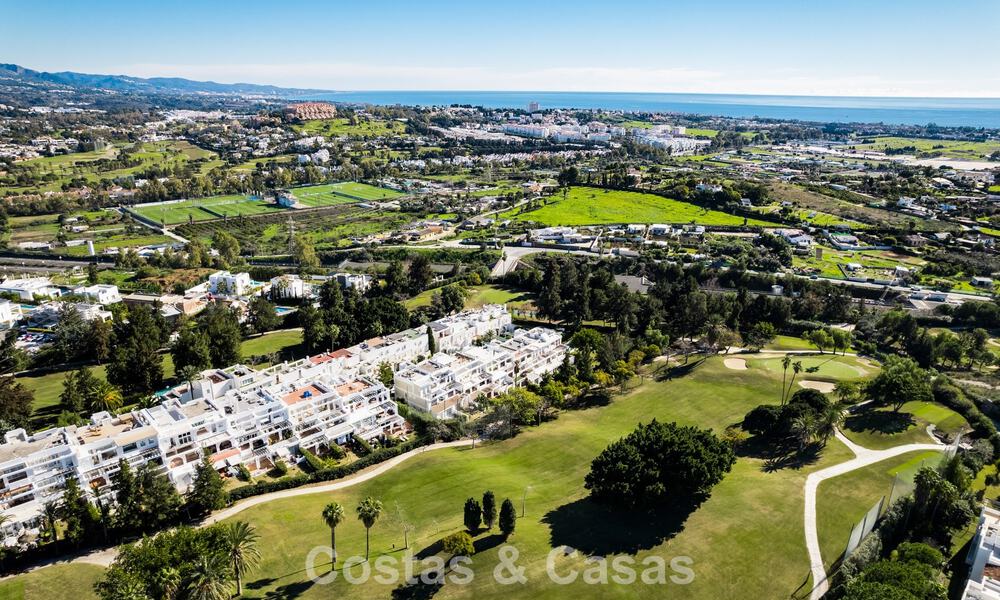 Stylish renovated garden apartment for sale on a prestigious golf course in La Quinta, Benahavís - Marbella 797935
