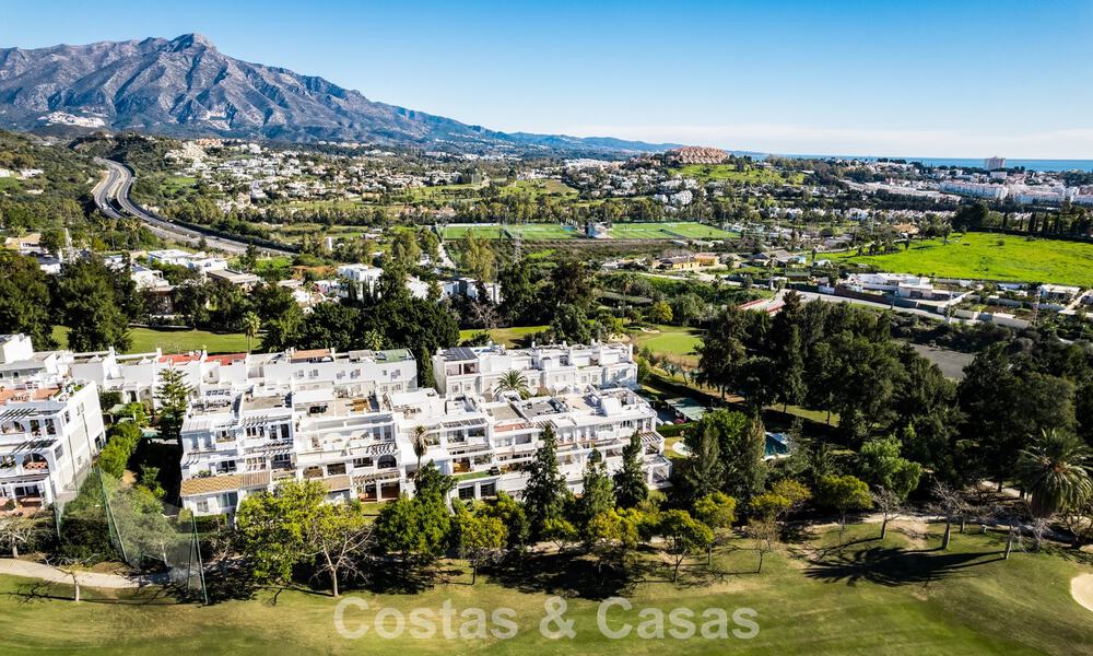 Stylish renovated garden apartment for sale on a prestigious golf course in La Quinta, Benahavís - Marbella 797937