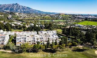 Stylish renovated garden apartment for sale on a prestigious golf course in La Quinta, Benahavís - Marbella 797937 