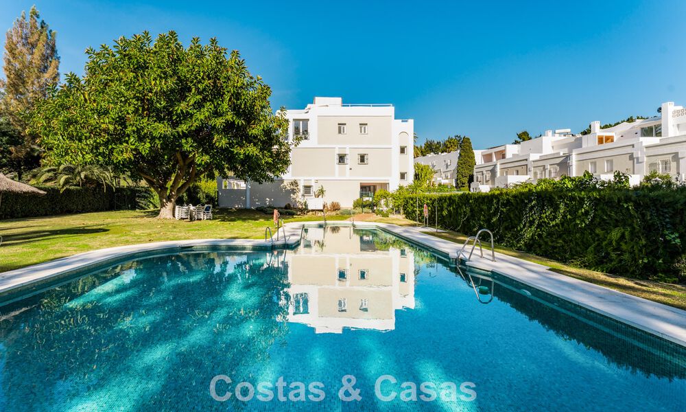 Stylish renovated garden apartment for sale on a prestigious golf course in La Quinta, Benahavís - Marbella 797940