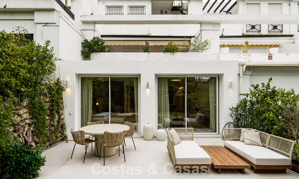 Stylish renovated garden apartment for sale on a prestigious golf course in La Quinta, Benahavís - Marbella 797945