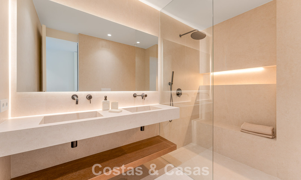 Stylish renovated garden apartment for sale on a prestigious golf course in La Quinta, Benahavís - Marbella 797956