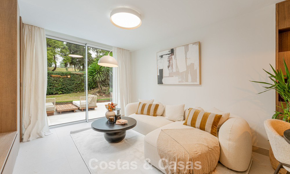 Stylish renovated garden apartment for sale on a prestigious golf course in La Quinta, Benahavís - Marbella 797959