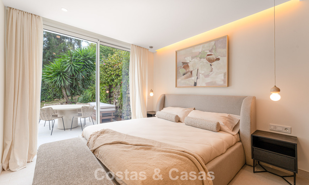 Stylish renovated garden apartment for sale on a prestigious golf course in La Quinta, Benahavís - Marbella 797961