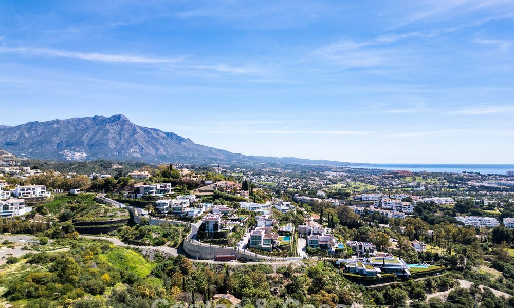 Spacious 2-Bedroom Apartment with Sea Views for Sale in Marbella - Benahavís 797969