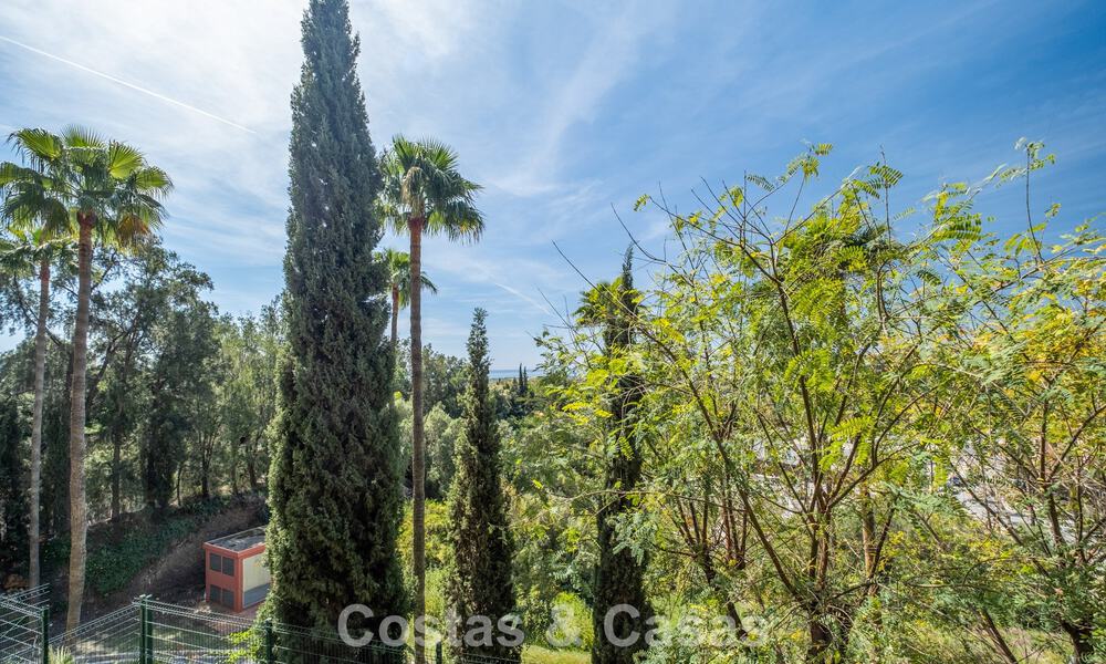 Spacious 2-Bedroom Apartment with Sea Views for Sale in Marbella - Benahavís 797971