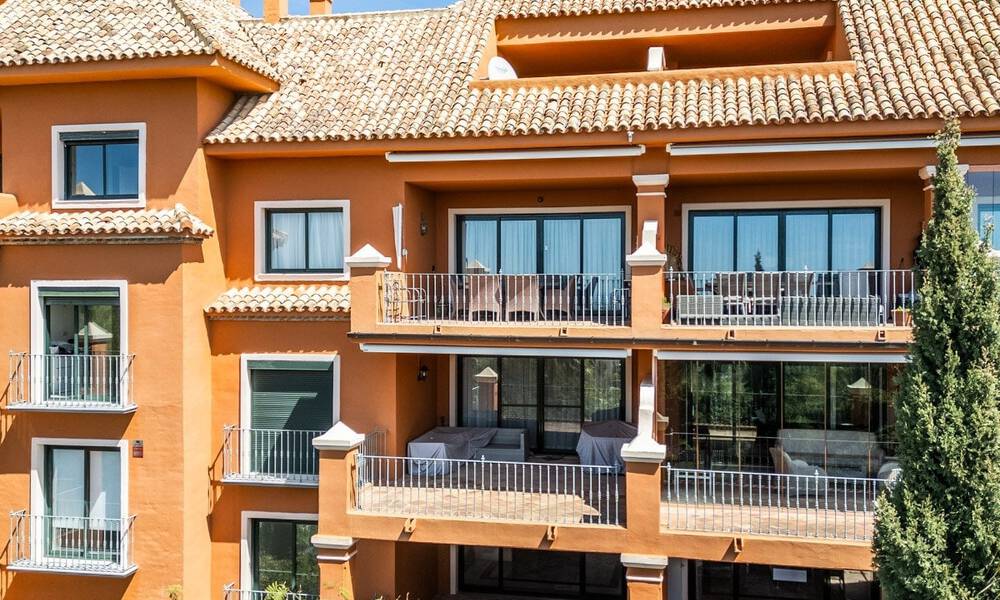 Spacious 2-Bedroom Apartment with Sea Views for Sale in Marbella - Benahavís 797973
