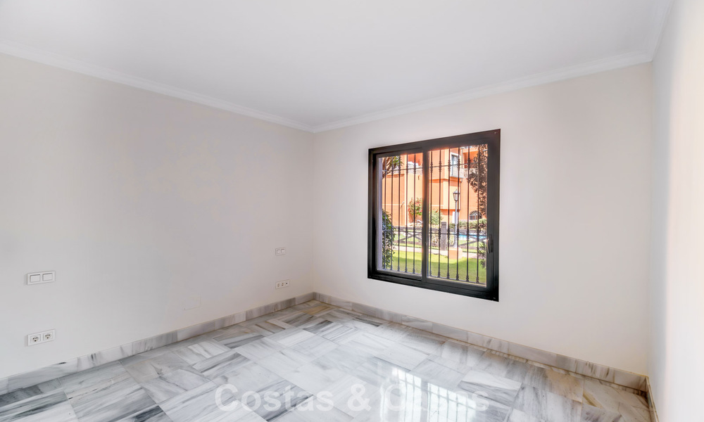 Spacious 2-Bedroom Apartment with Sea Views for Sale in Marbella - Benahavís 797978