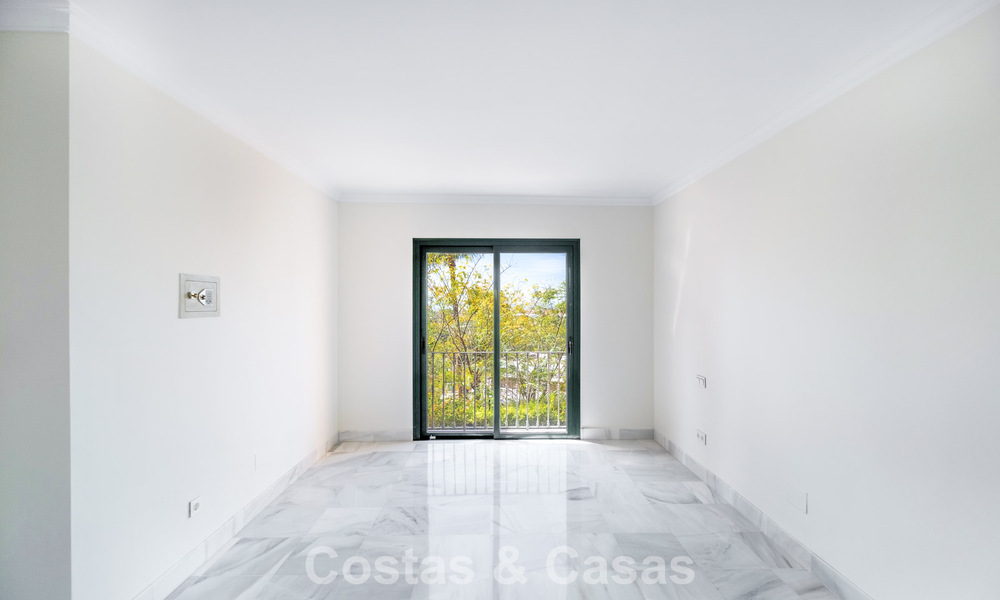 Spacious 2-Bedroom Apartment with Sea Views for Sale in Marbella - Benahavís 797982