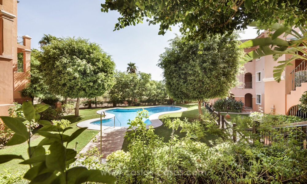 Spacious 2-Bedroom Apartment with Sea Views for Sale in Marbella - Benahavís 798518