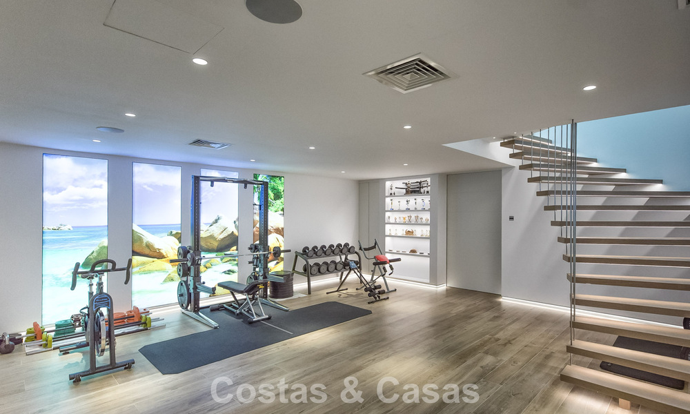 Impressive, modern mansion with guest house for sale on the New Golden Mile between Marbella and Estepona 797983