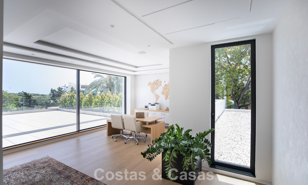 Impressive, modern mansion with guest house for sale on the New Golden Mile between Marbella and Estepona 797988