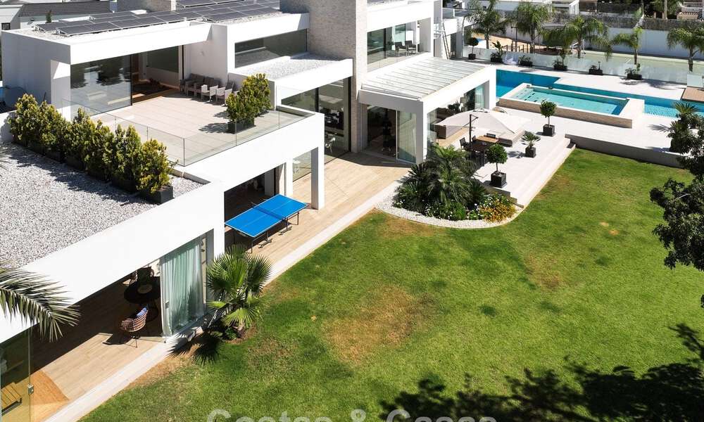 Impressive, modern mansion with guest house for sale on the New Golden Mile between Marbella and Estepona 797998
