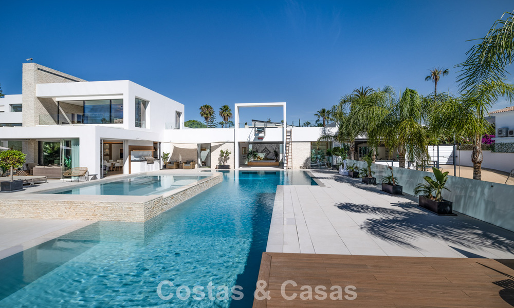 Impressive, modern mansion with guest house for sale on the New Golden Mile between Marbella and Estepona 798004