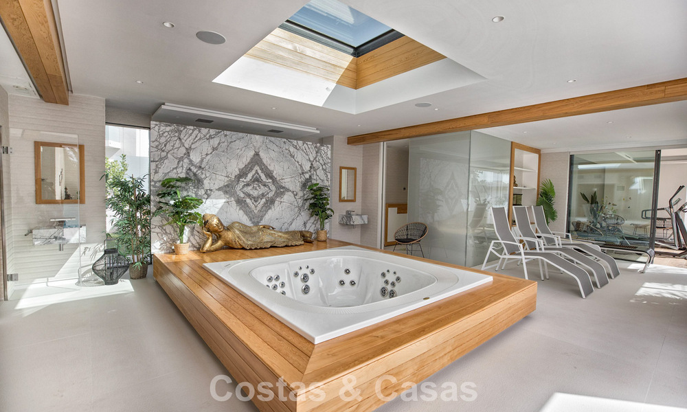 Impressive, modern mansion with guest house for sale on the New Golden Mile between Marbella and Estepona 798007