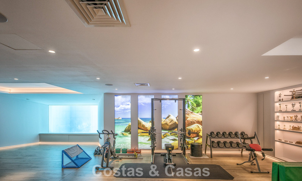 Impressive, modern mansion with guest house for sale on the New Golden Mile between Marbella and Estepona 798008