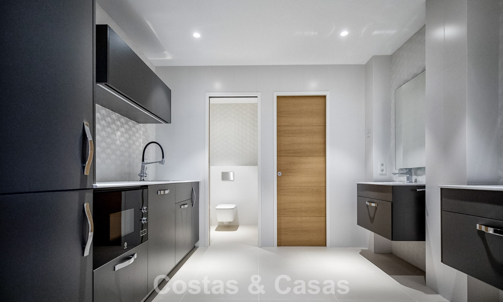 Impressive, modern mansion with guest house for sale on the New Golden Mile between Marbella and Estepona 798009
