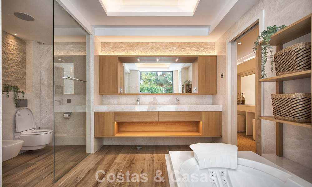 Impressive, modern mansion with guest house for sale on the New Golden Mile between Marbella and Estepona 798011