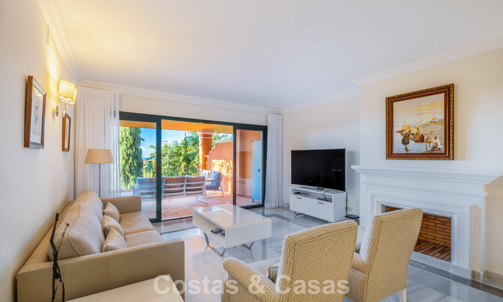Move-in ready, spacious, luxury apartment with sea views for sale in Marbella - Benahavís 798148