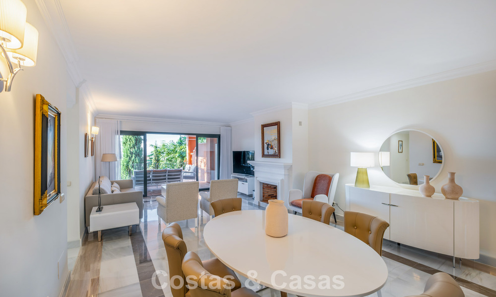 Move-in ready, spacious, luxury apartment with sea views for sale in Marbella - Benahavís 798151