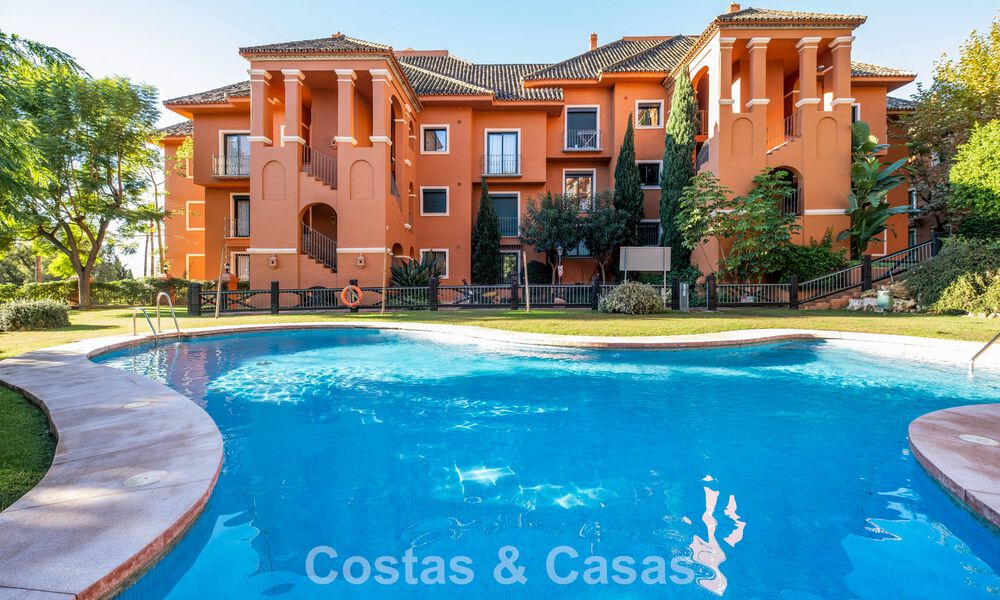 Move-in ready, spacious, luxury apartment with sea views for sale in Marbella - Benahavís 798155