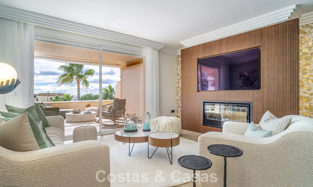 Spacious, modernised 4-bedroom apartment with sea views for sale in Nueva Andalucía, Marbella 798225