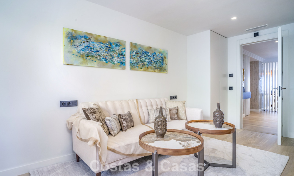Spacious, modernised 4-bedroom apartment with sea views for sale in Nueva Andalucía, Marbella 798228