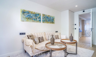 Spacious, modernised 4-bedroom apartment with sea views for sale in Nueva Andalucía, Marbella 798228 