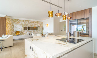 Spacious, modernised 4-bedroom apartment with sea views for sale in Nueva Andalucía, Marbella 798234 