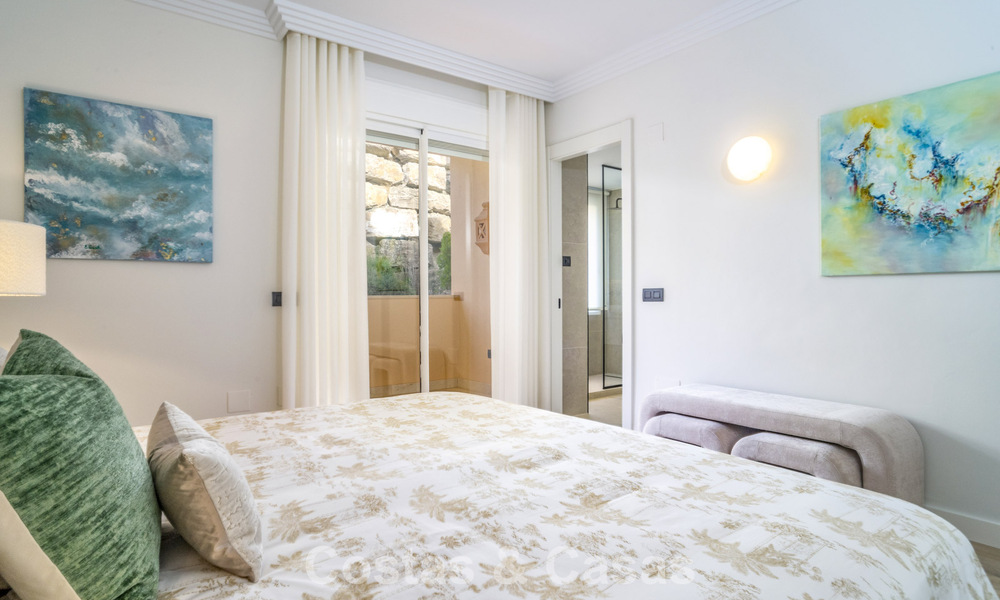 Spacious, modernised 4-bedroom apartment with sea views for sale in Nueva Andalucía, Marbella 798235