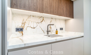 Spacious, modernised 4-bedroom apartment with sea views for sale in Nueva Andalucía, Marbella 798239 