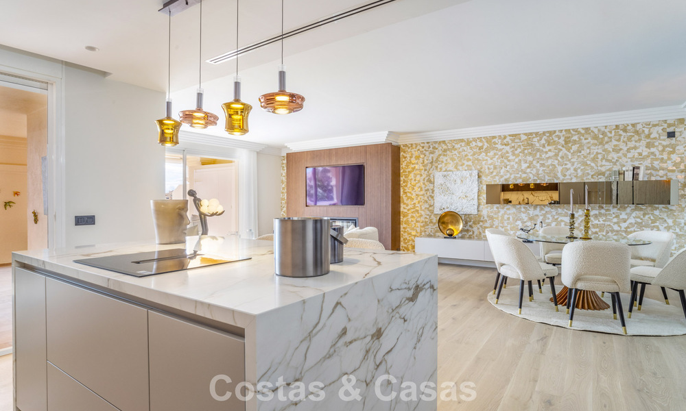 Spacious, modernised 4-bedroom apartment with sea views for sale in Nueva Andalucía, Marbella 798242