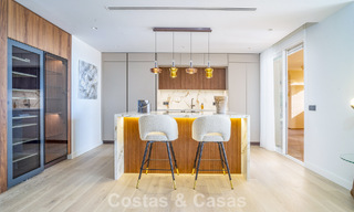 Spacious, modernised 4-bedroom apartment with sea views for sale in Nueva Andalucía, Marbella 798249 