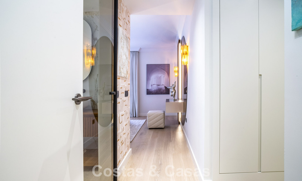 Spacious, modernised 4-bedroom apartment with sea views for sale in Nueva Andalucía, Marbella 798255